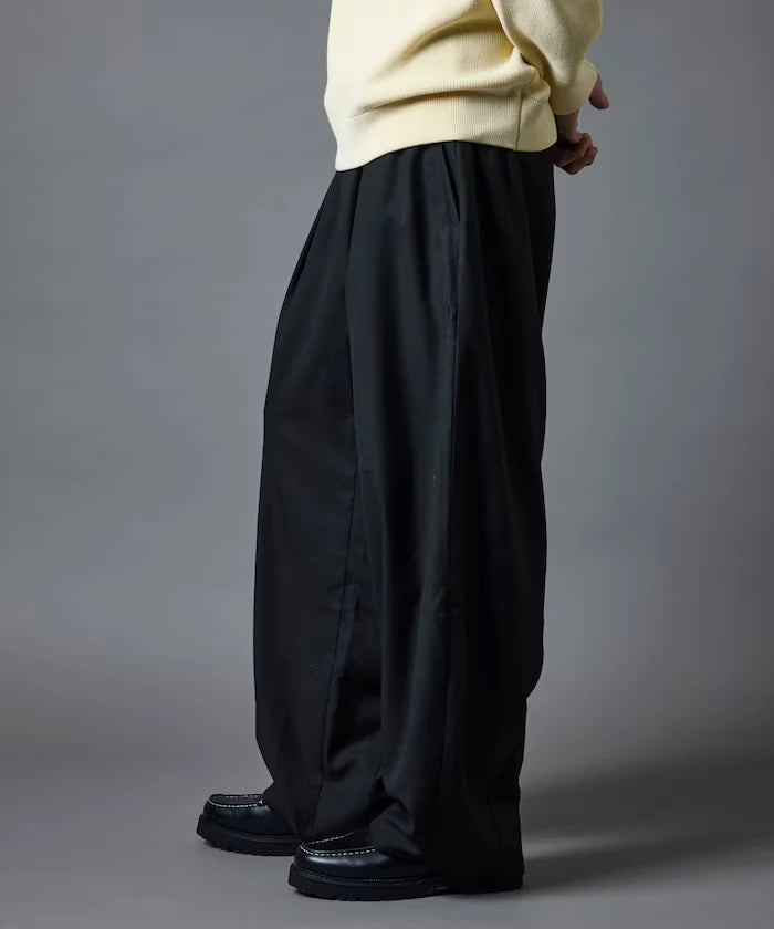 Wide Silhouette Barrel Leg Slacks Pants