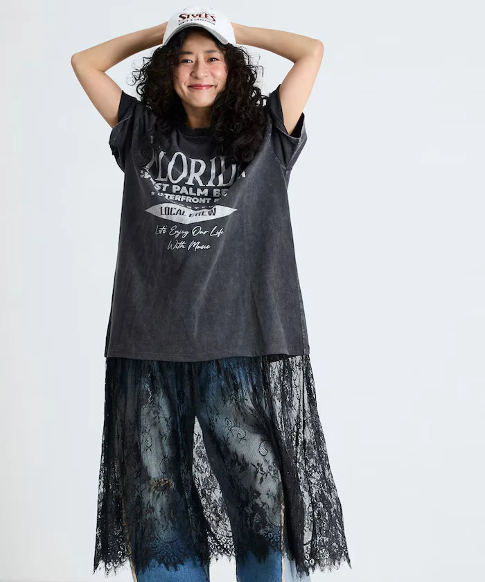 T-shirt lace docking one-piece