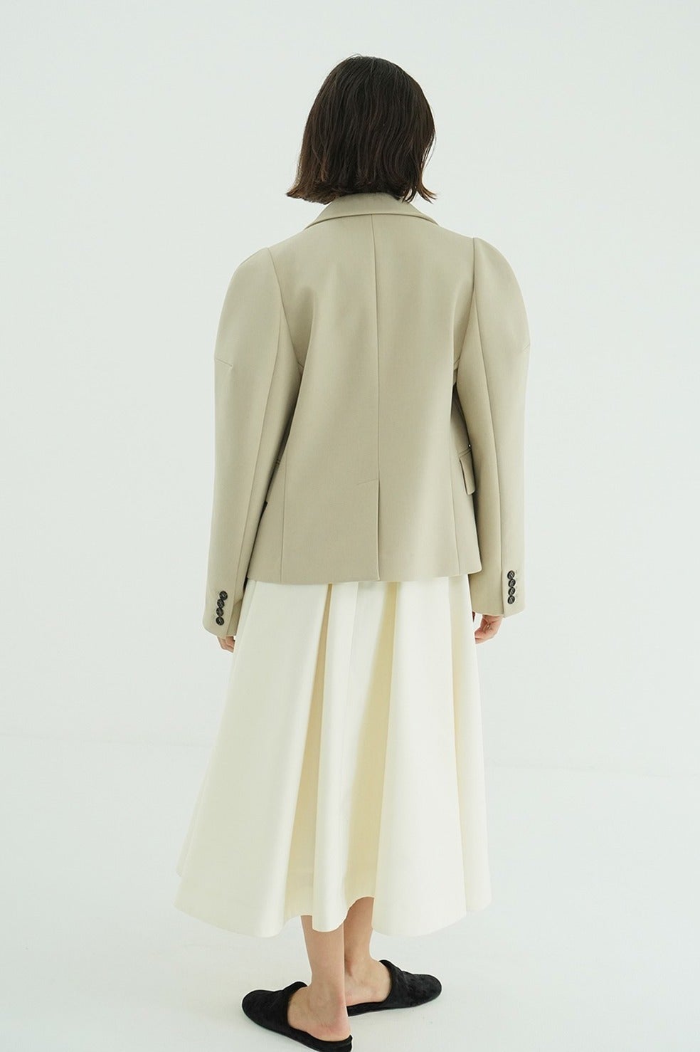 SCULPTED SLEEVE COMPACT JACKET