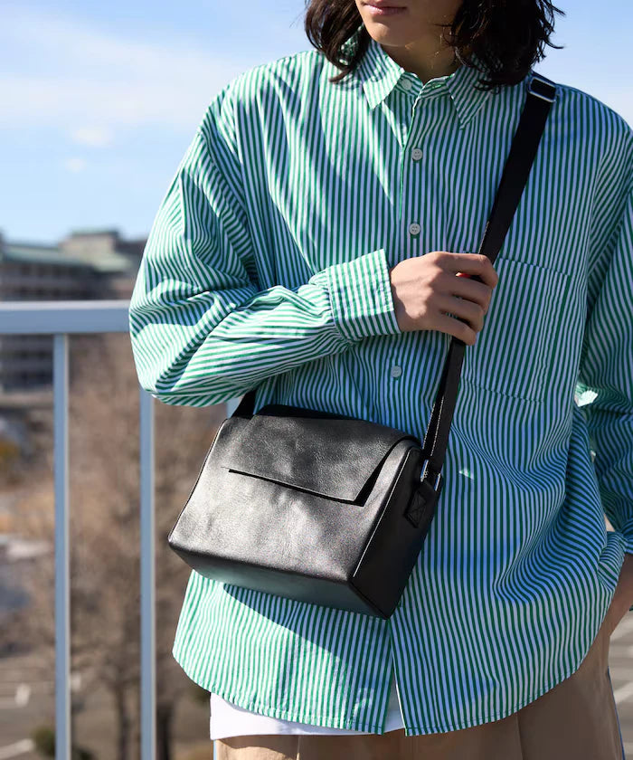 Leather Editor's Flap Shoulder Bag / Leather Editor's Flap Shoulder / Cowhide / Water-repellent Leather