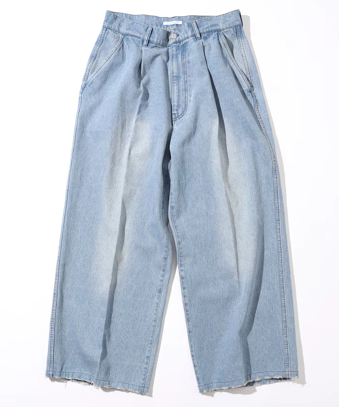 Wide Silhouette Straight Denim
