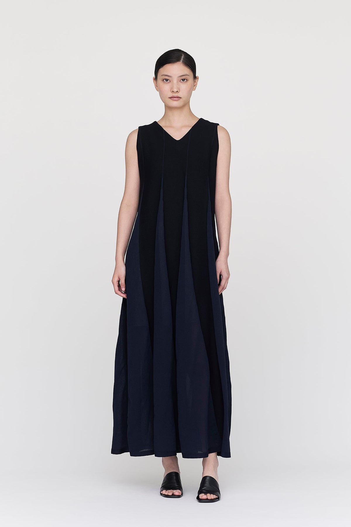 BAMBOO CONIC SLEEVELESS DRESS