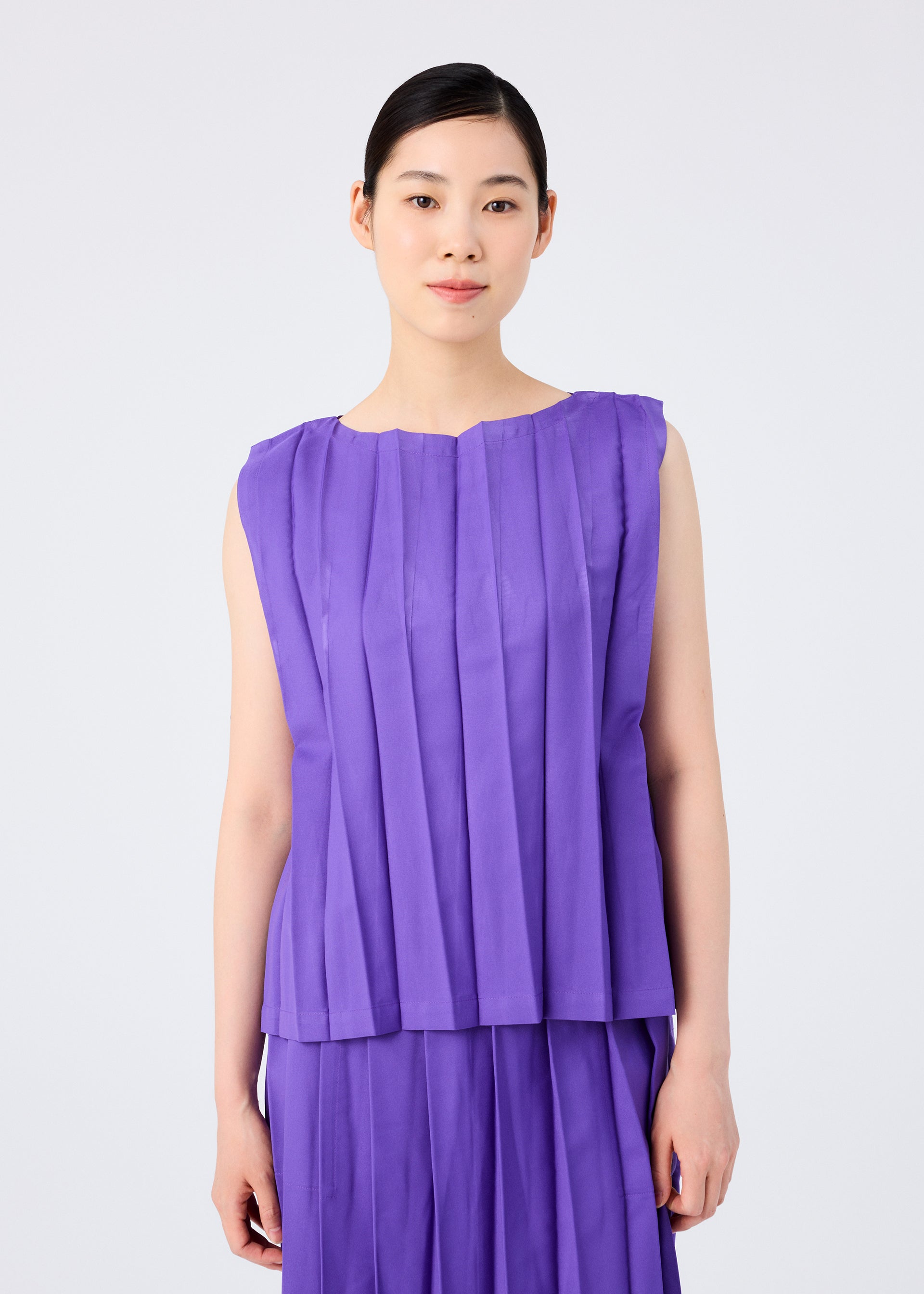 Cross Pleats