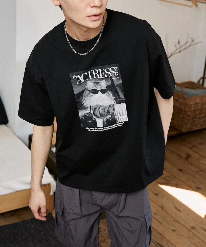 <Functional Material> MAGAZINE Cat Photo T-Shirt Limited Release