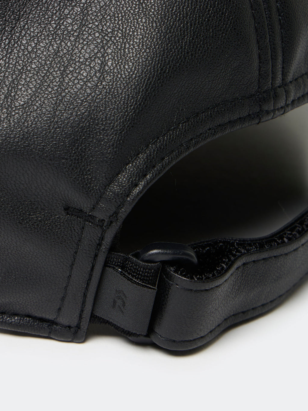 TECH SYNTHETIC SKIN CAP
