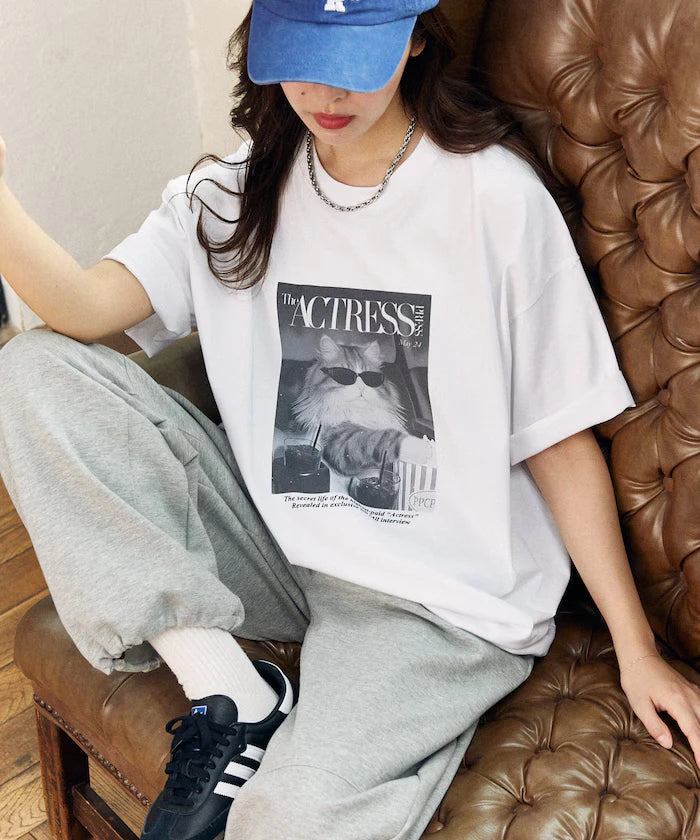 <Functional Material> MAGAZINE Cat Photo T-Shirt Limited Release