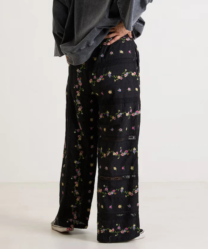 Dobby Floral Embroidery x Lace Pants