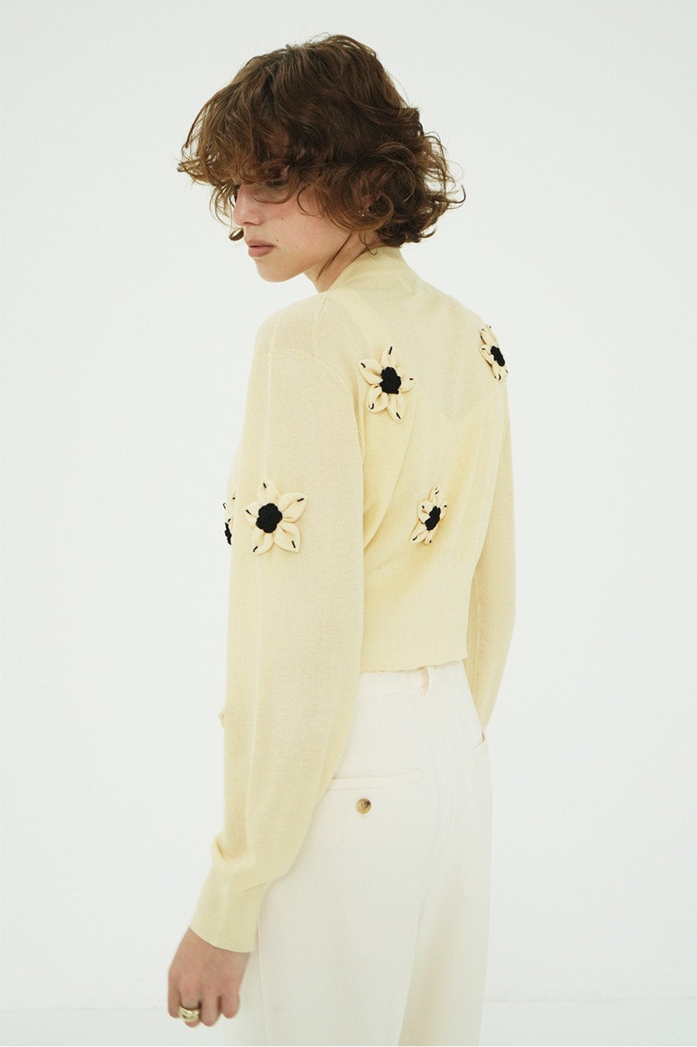 FLOWER MOTIF KNIT CARDIGAN