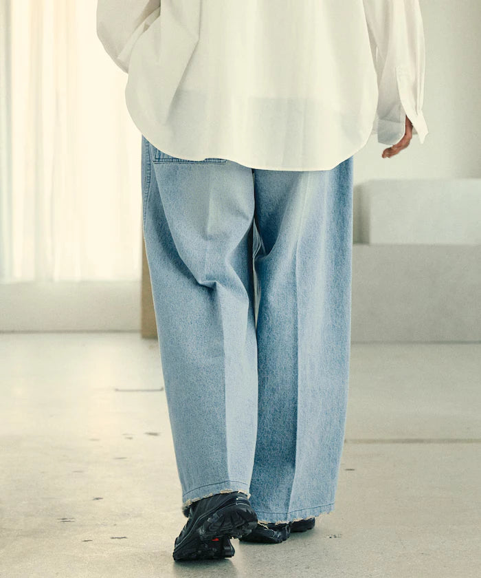 Wide Silhouette Straight Denim
