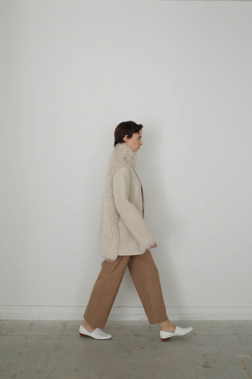 BACK SLIT STRAIGHT PANTS