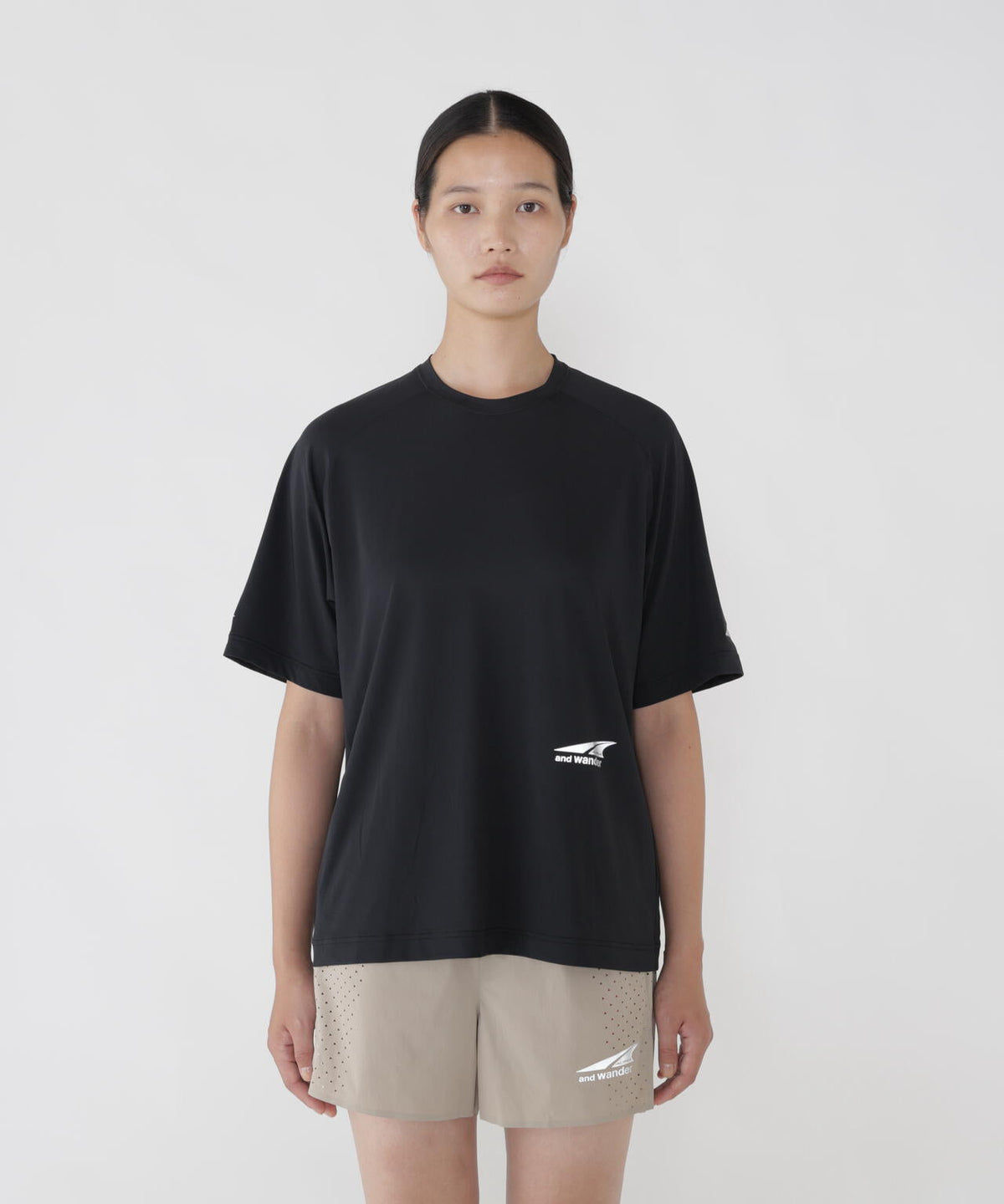 Altra × and wander  SS T