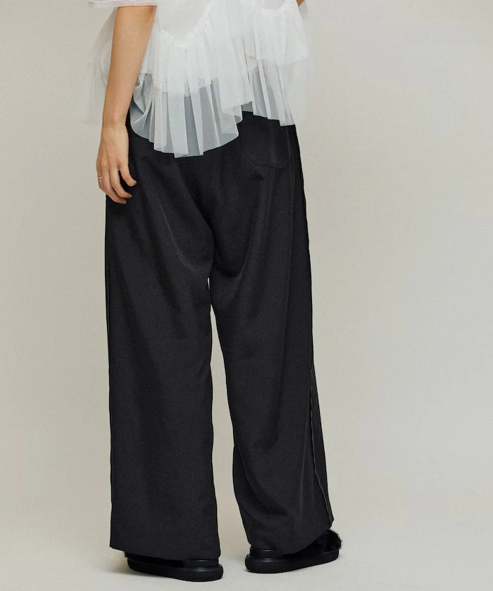 Front Tuck Wide Slack Pants / Loose Silhouette