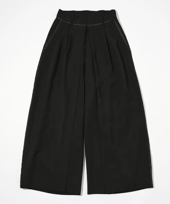 Front Tuck Wide Slack Pants / Loose Silhouette