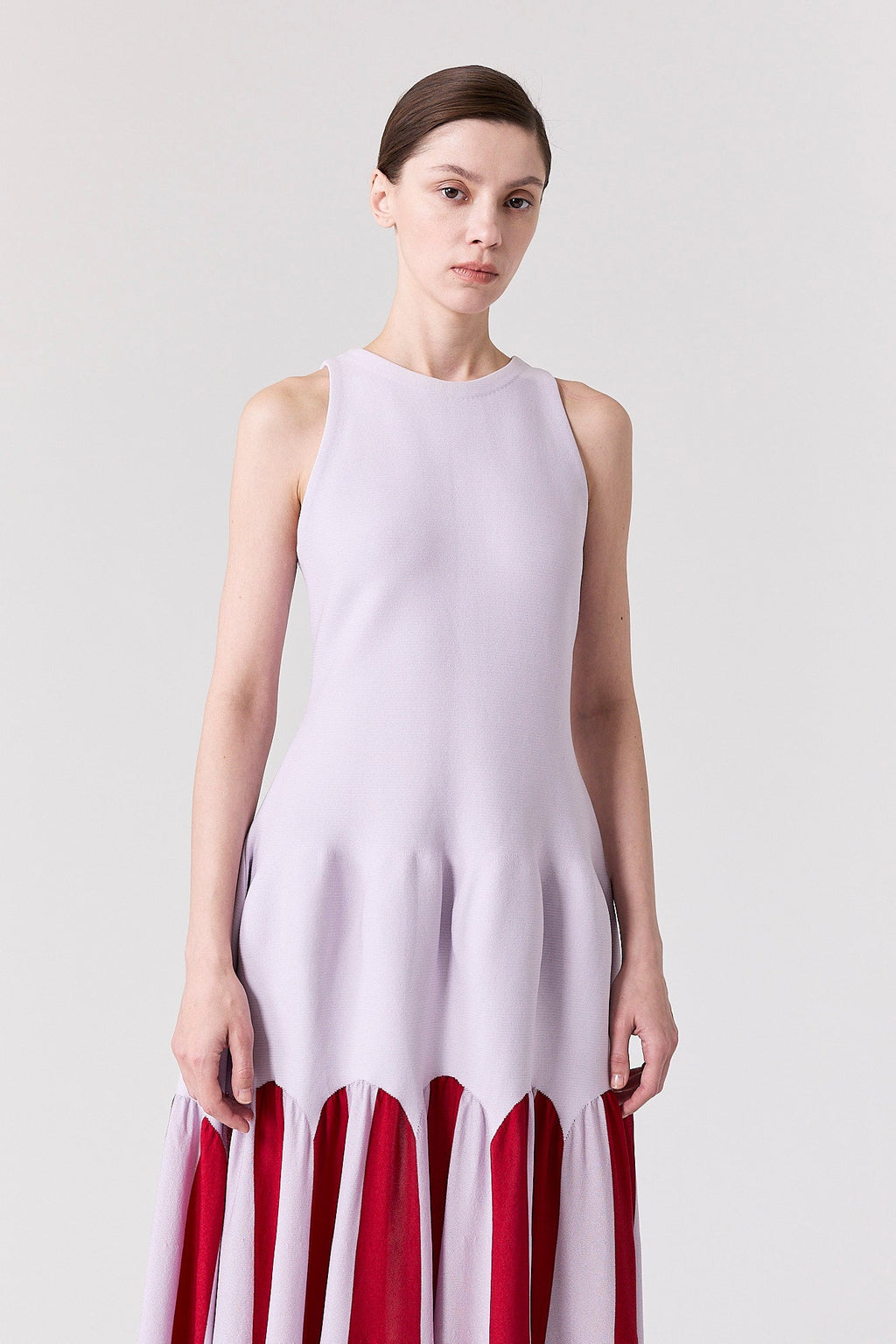 ARCHED SLEEVELESS DRESS