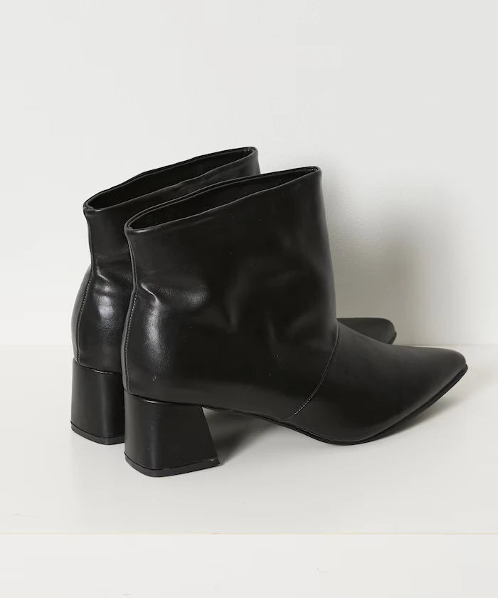 Pointed Toe Short Boots