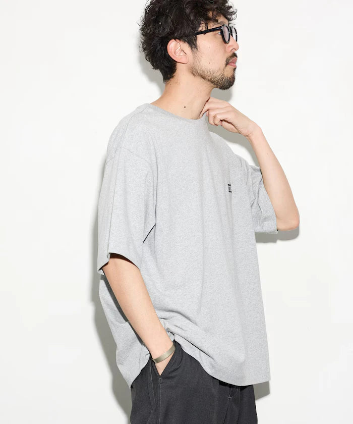 6oz Front Logo Embroidery Crew Neck T-Shirt / Back Print T-Shirt PRINT LEFT CHEST EMBROIDERY BOX FIRST