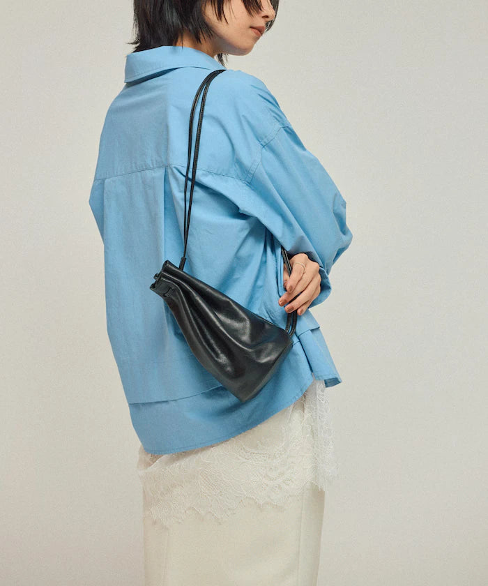 Leather Drawstring Shoulder Bag / Cowhide / Water-Repellent Leather