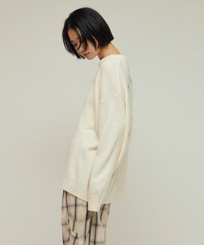 Sweat-like Lettered Knit / Jacquard Knit