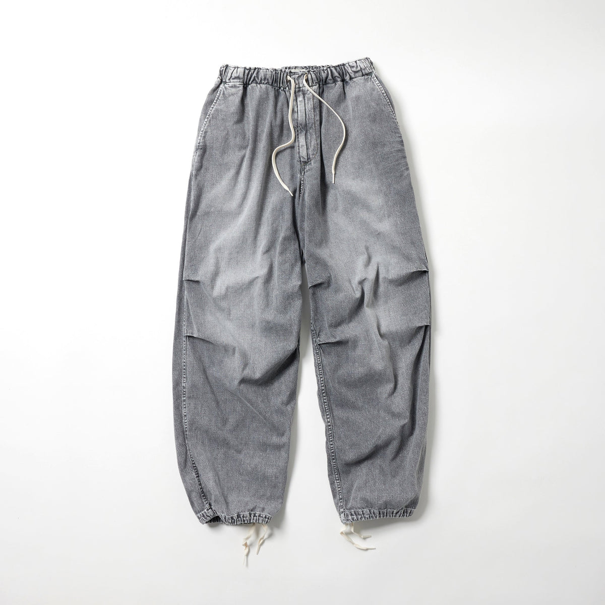 GL42623H / RECYCLED WASTE SUVIN COTTON YARN 10oz. JELT DENIM KNEE TUCK EASY PANTS BLEACH WASHED