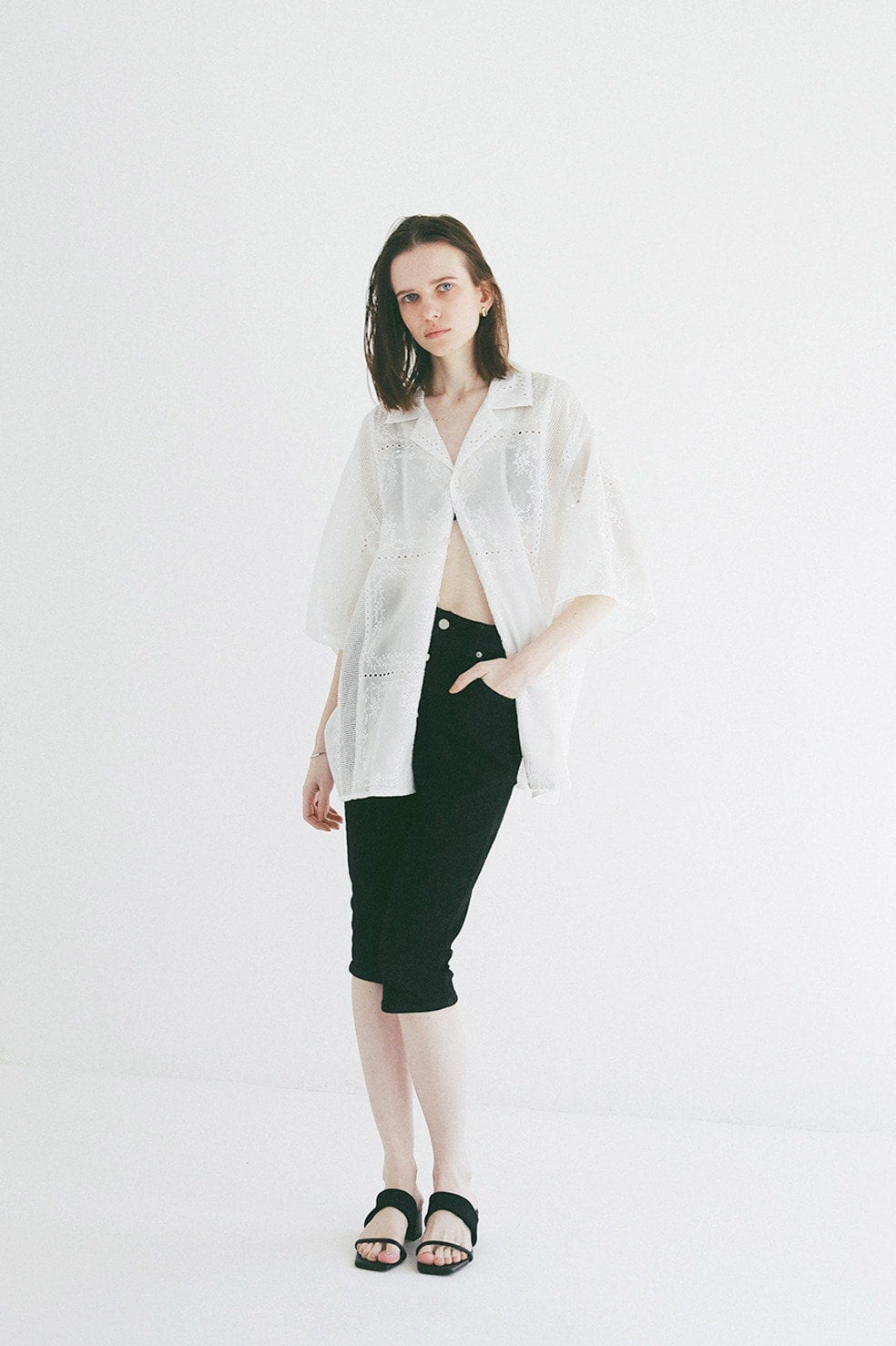 EMBROIDERY LACE BOX SHIRTS