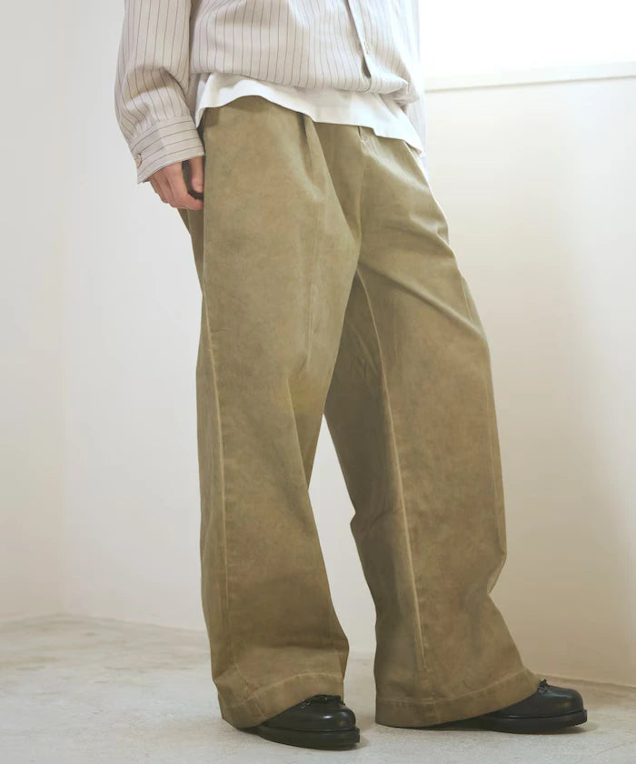 Fade processing cotton tuck wide pants