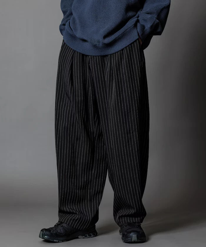 Wide Silhouette Barrel Leg Slacks Pants