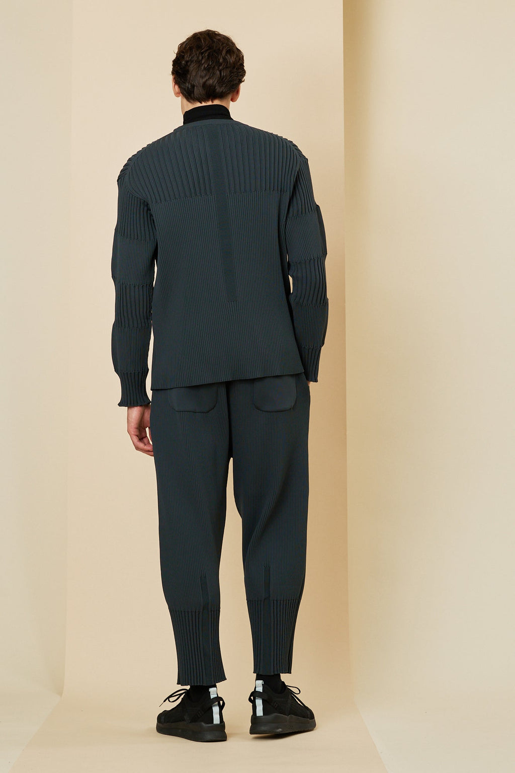 FLUTED PULLOVER