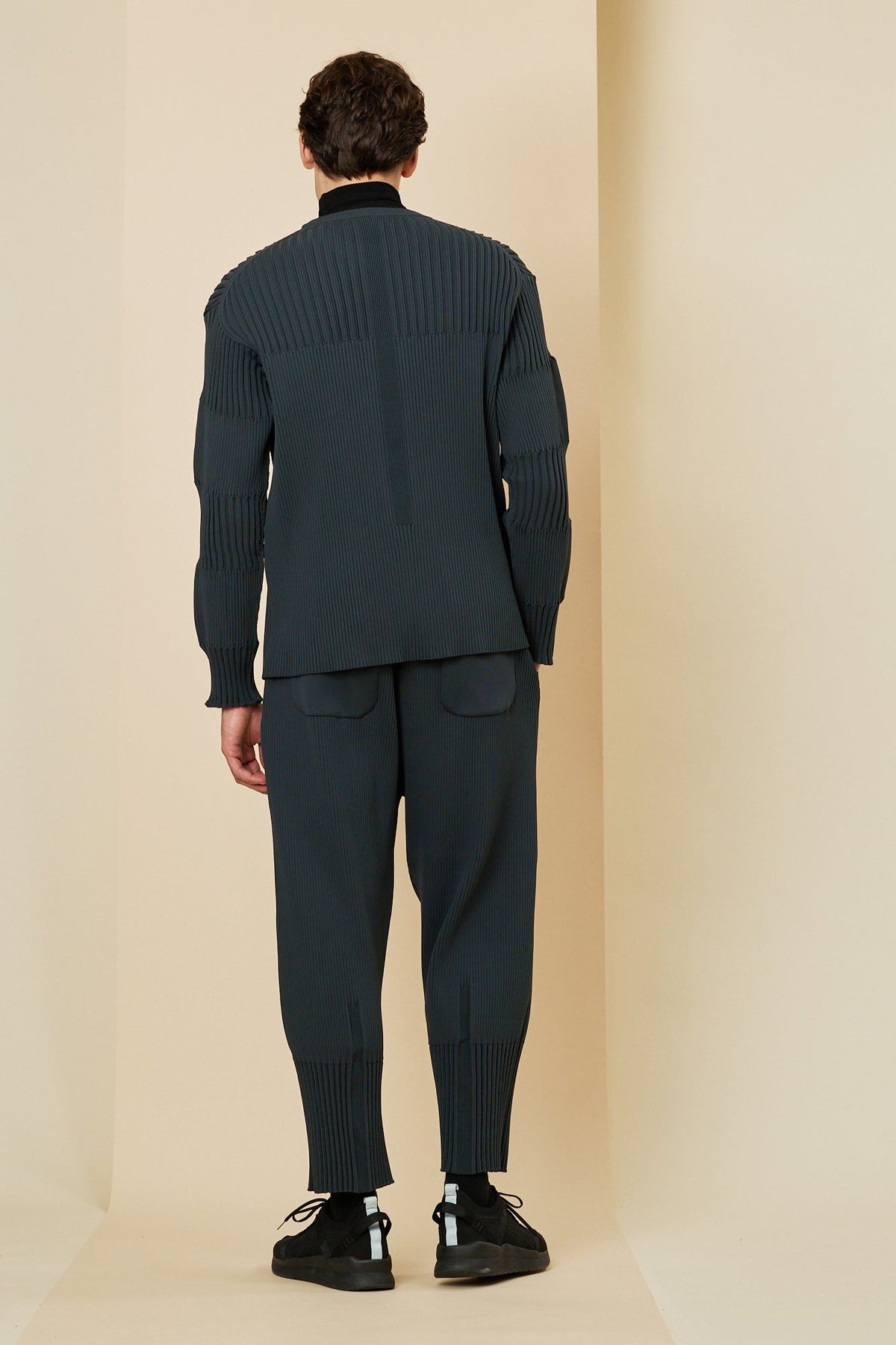 FLUTED PULLOVER