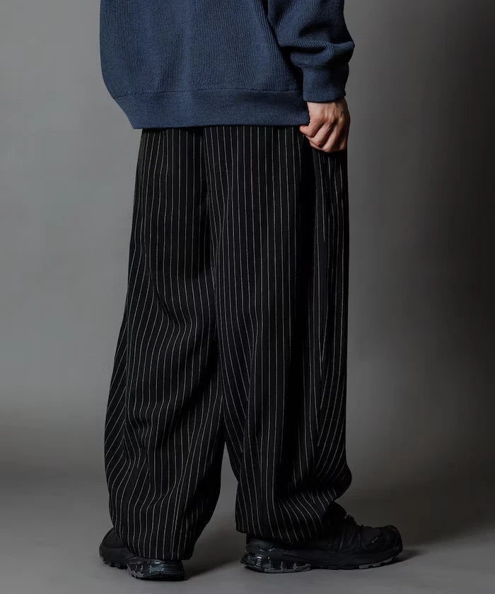 Wide Silhouette Barrel Leg Slacks Pants
