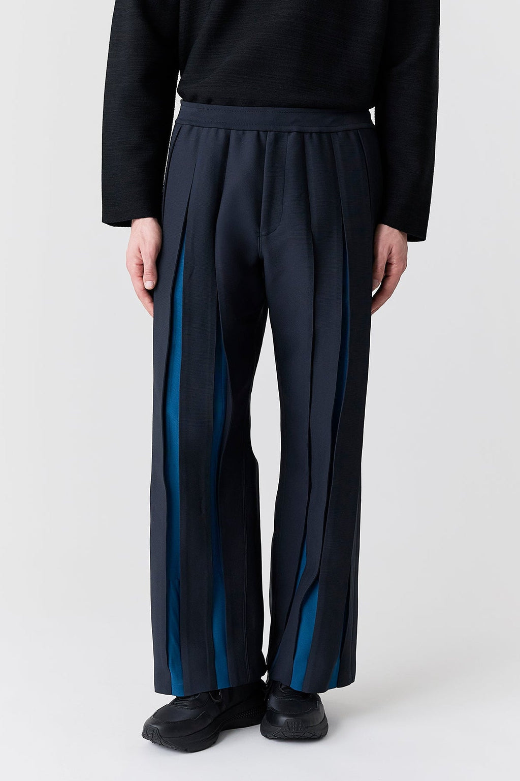 WEDGED SEMI WIDE PANTS