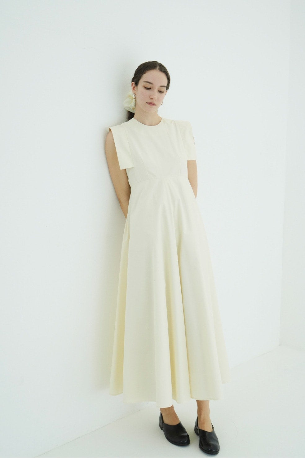 SQUARE SLEEVE ONEPIECE