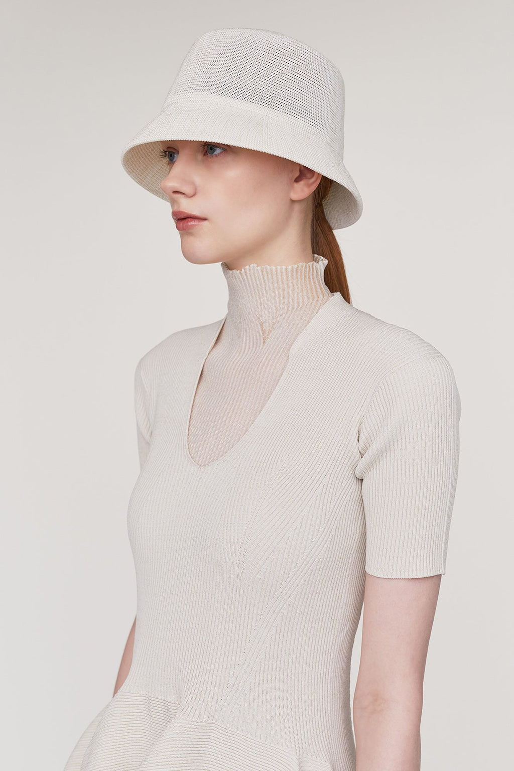 MESH KNIT GLITTER BUCKET HAT