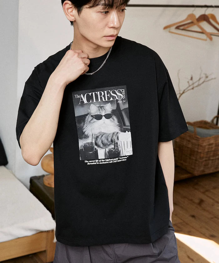 <Functional Material> MAGAZINE Cat Photo T-Shirt Limited Release