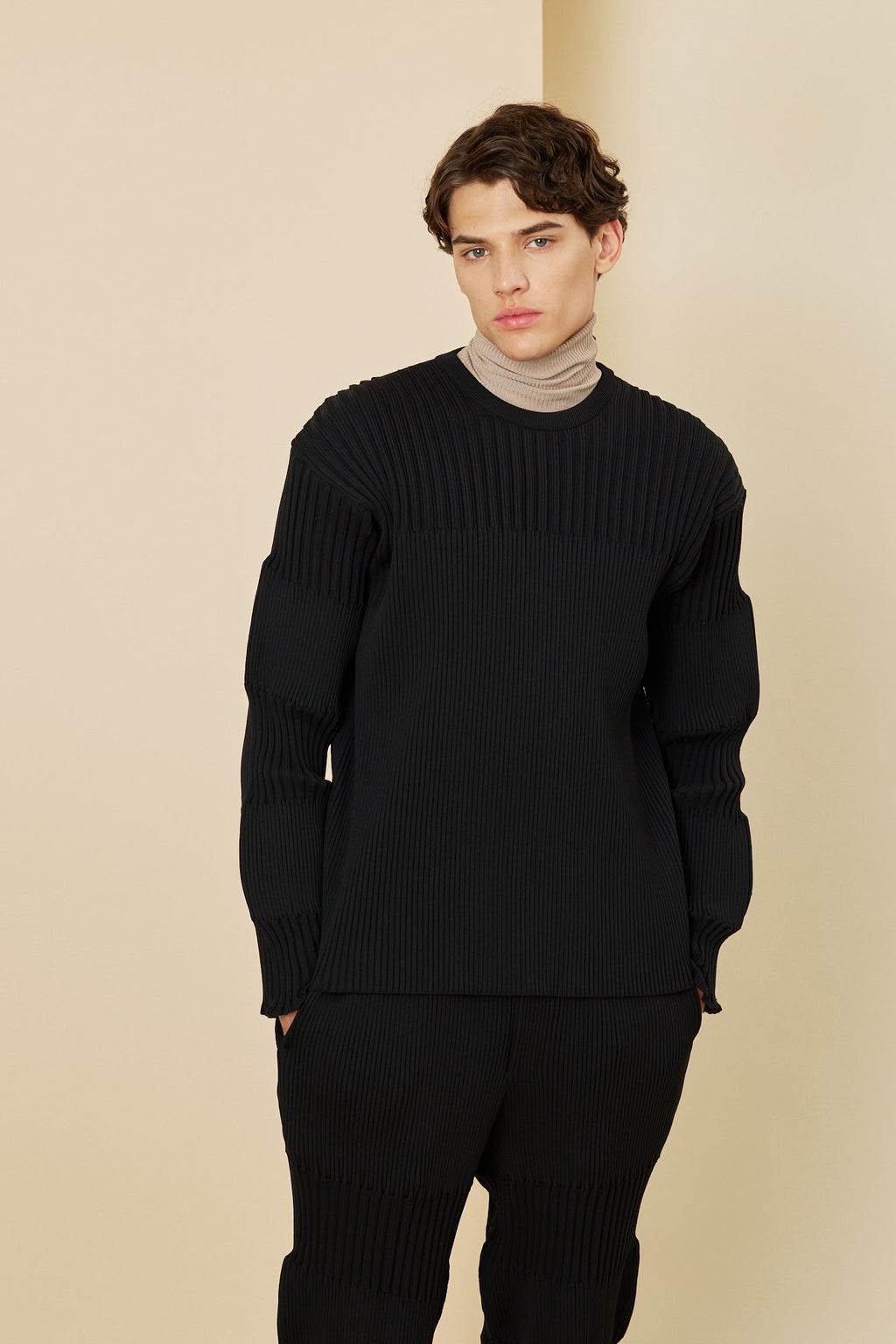 FLUTED PULLOVER