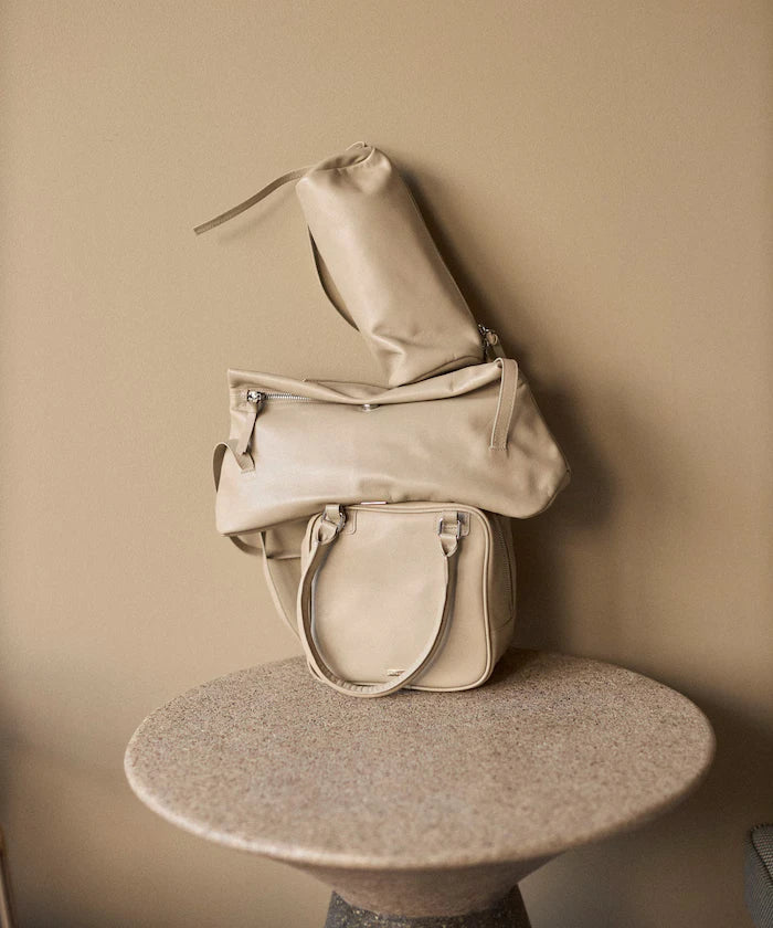 Leather Flap Shoulder Bag / Cowhide / Water-Repellent Leather