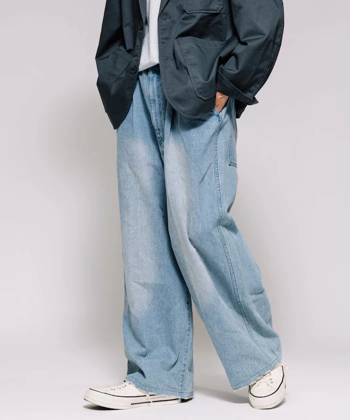 Wide Silhouette Straight Denim