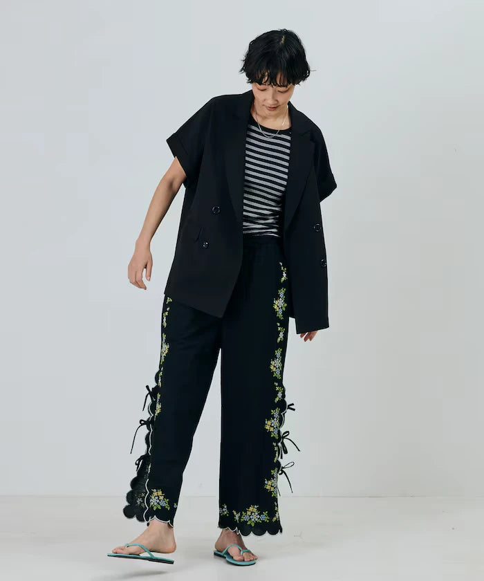 India Scallop Floral Embroidery Pants