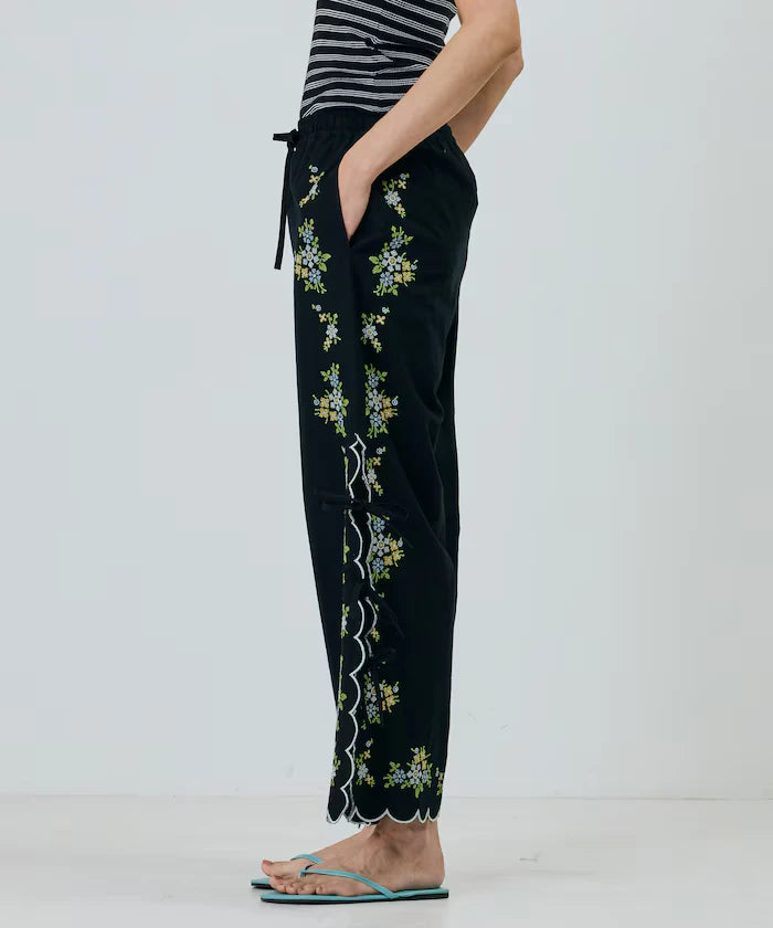 India Scallop Floral Embroidery Pants