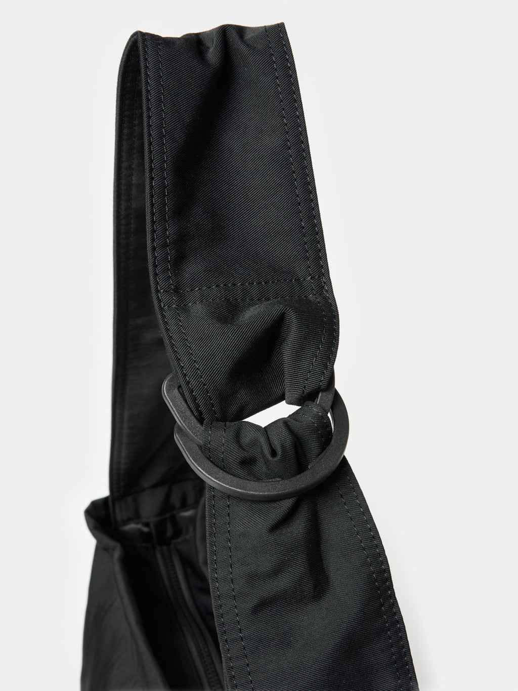 TECH SLING BAG