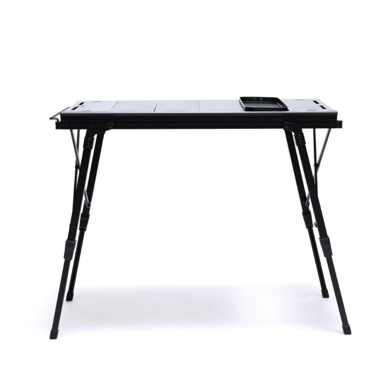 FOLDING TABLE