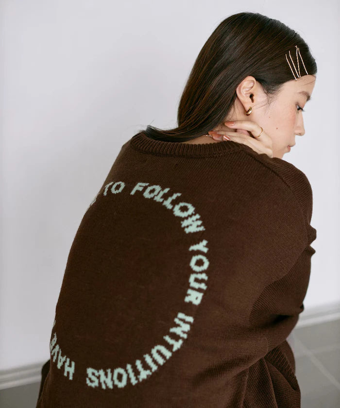 Sweat-like Lettered Knit / Jacquard Knit