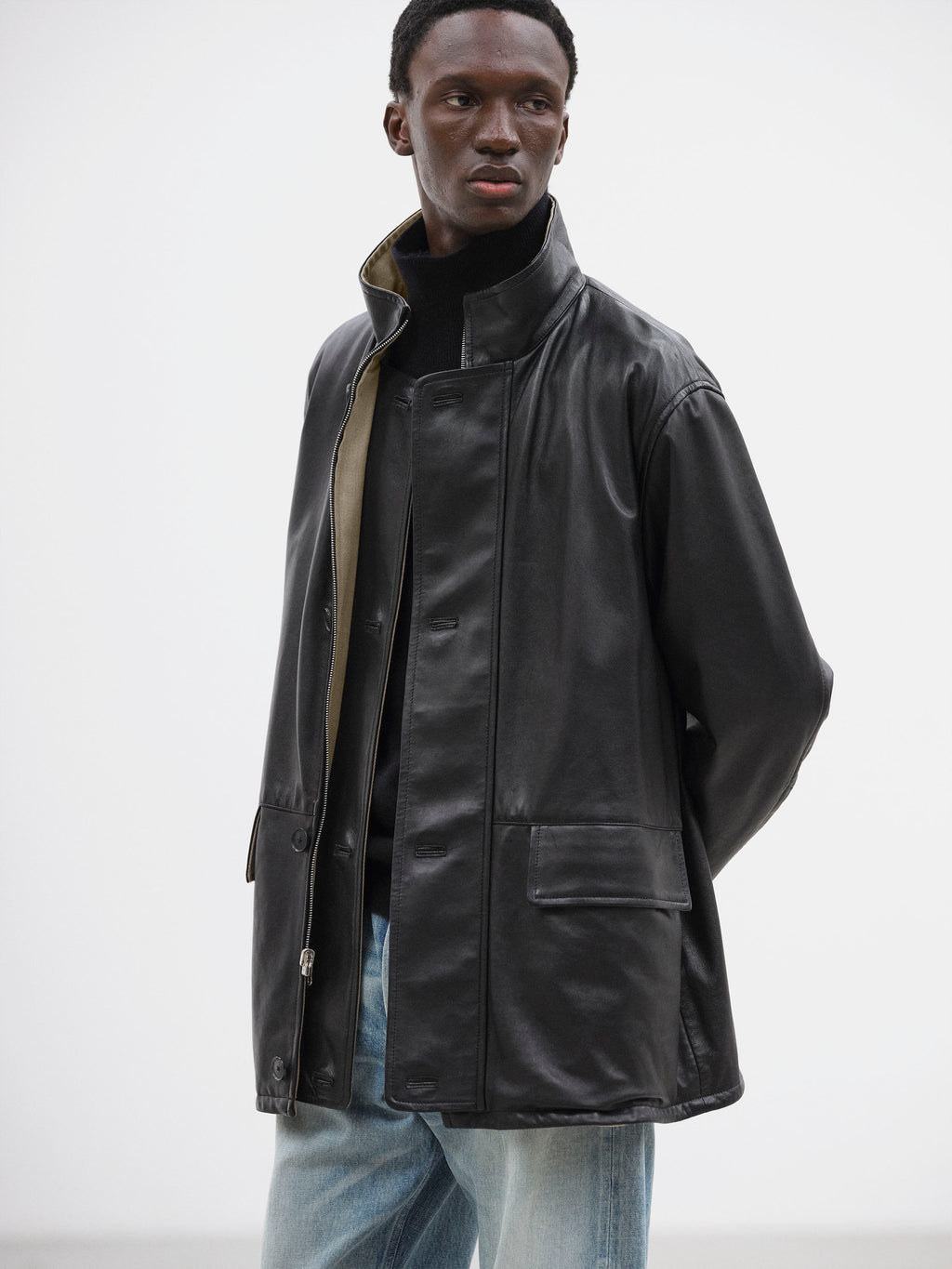 REVERSIBLE WOOL TWISTED TWILL / SHEEP LEATHER HALF COAT