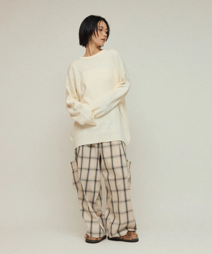 Sweat-like Lettered Knit / Jacquard Knit
