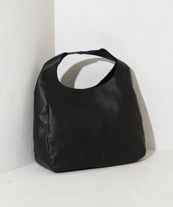 Leather Handbag / One Handle Handbag / Cowhide / Water-Repellent Leather / A4 Compatible