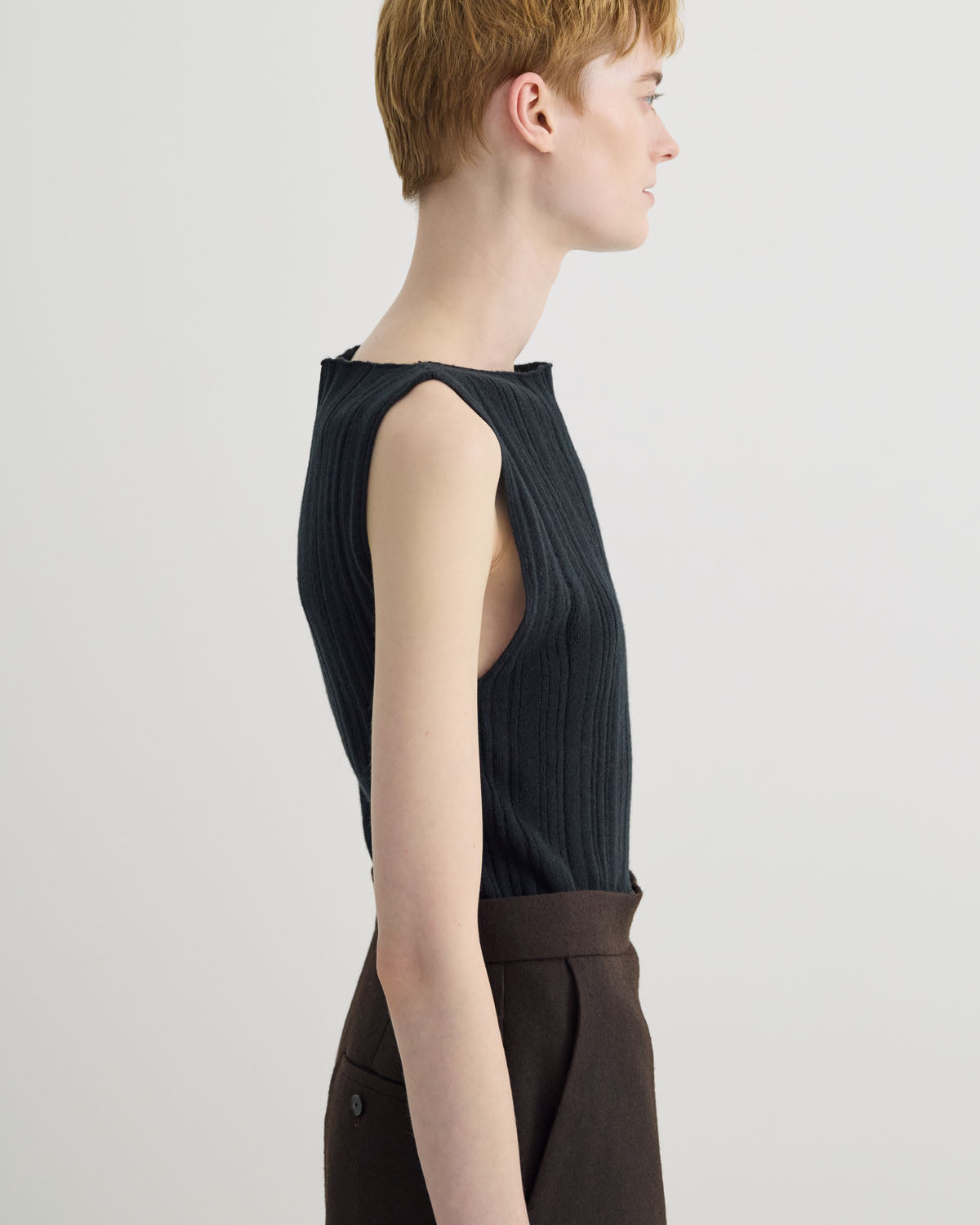 BABY CASHMERE NO SLEEVE PULLOVER