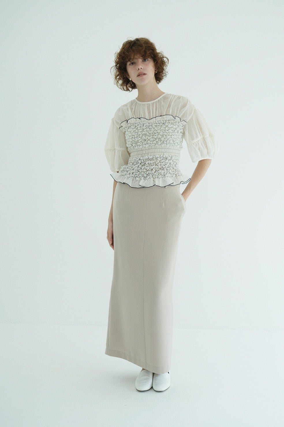 COLOR STITCHED SHIRRING TOPS