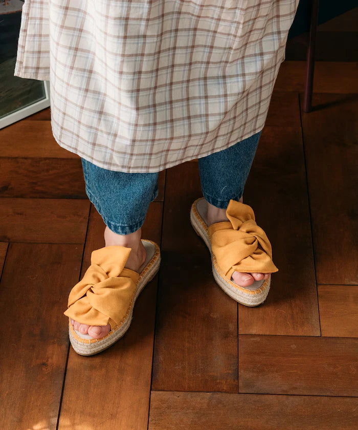 Espadrille-style Ribbon Sandals [Available in sizes 36-38]