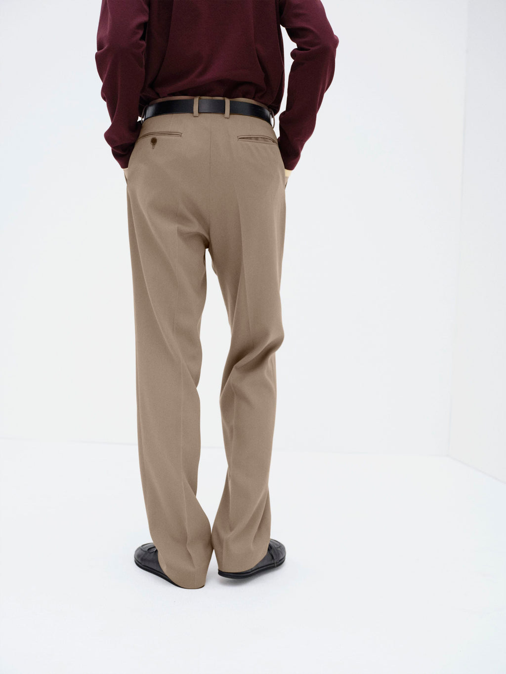 LIGHT WOOL MAX GABARDINE SLACKS
