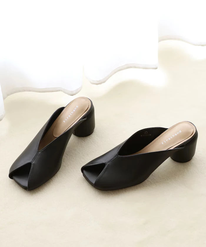 Open-toe slit sandals
