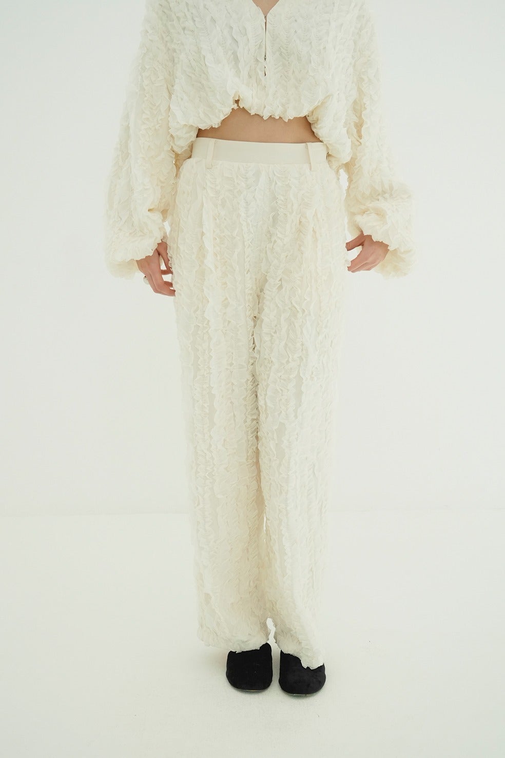 TOPSTITCHED FRILL STRAIGHT PANTS